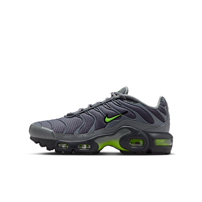 Nike Air Max Plus Older Kids' Shoes. Nike LU